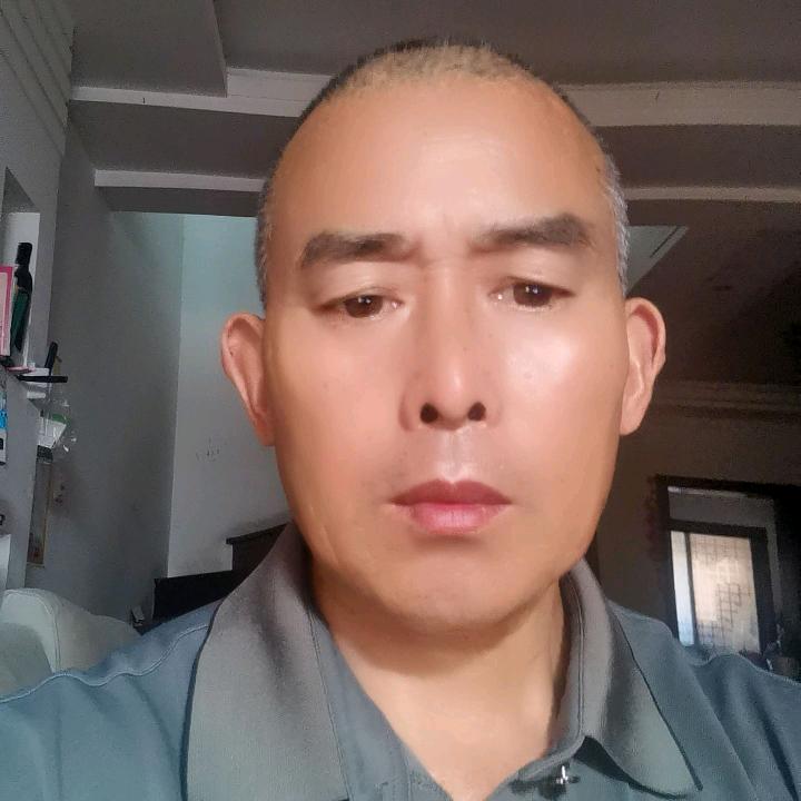 傲视群雄