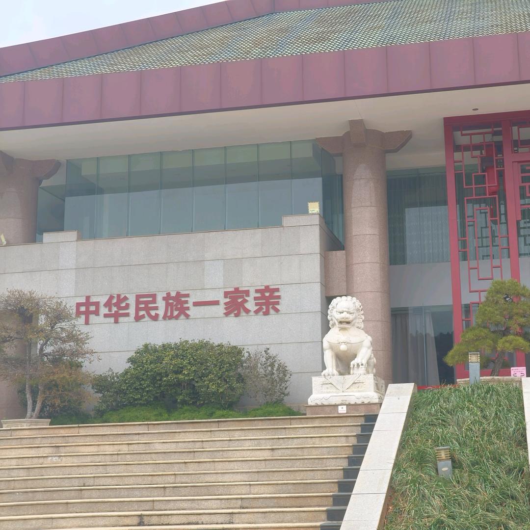 青春一向在微笑。