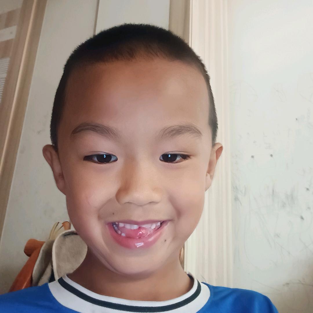 小邓需要拥抱美女