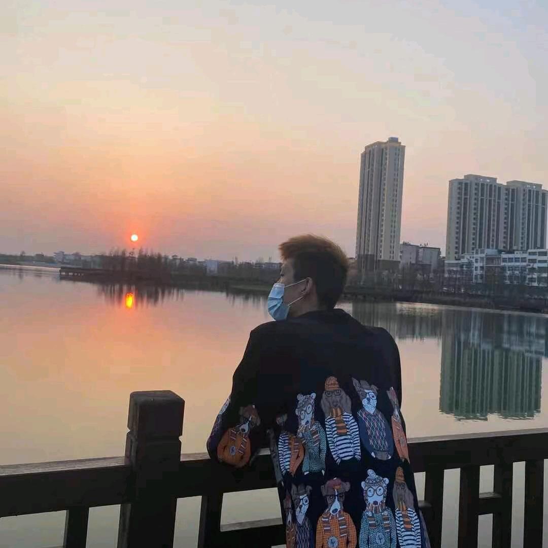 开心的鸳鸯鸭