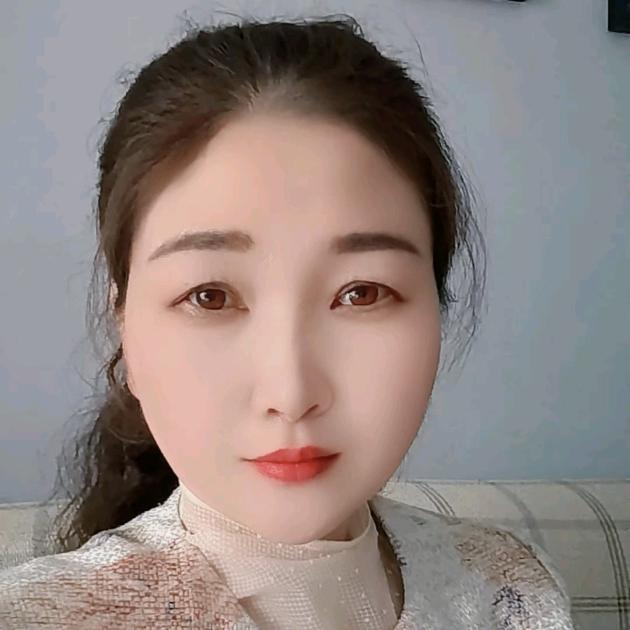 在浮梁卖运动鞋服和皮鞋的方姐