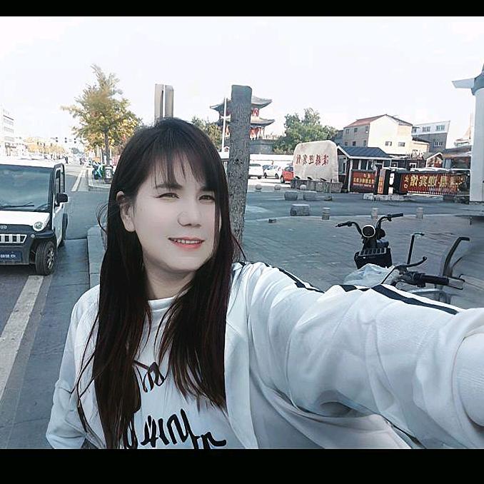 曼  曼（ 维  汉 ）