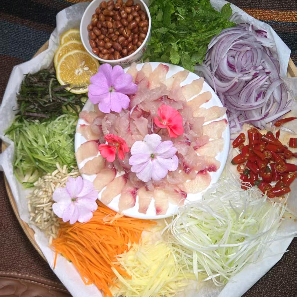 关岭月亮湾特色鱼生、烧烤