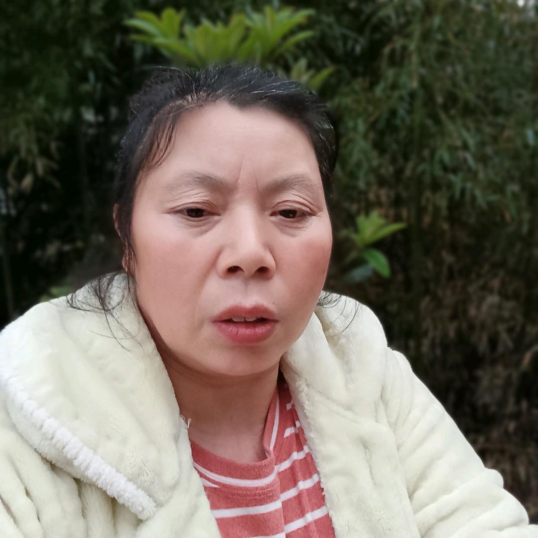 邓姐姐（每晚六点三十分开播）