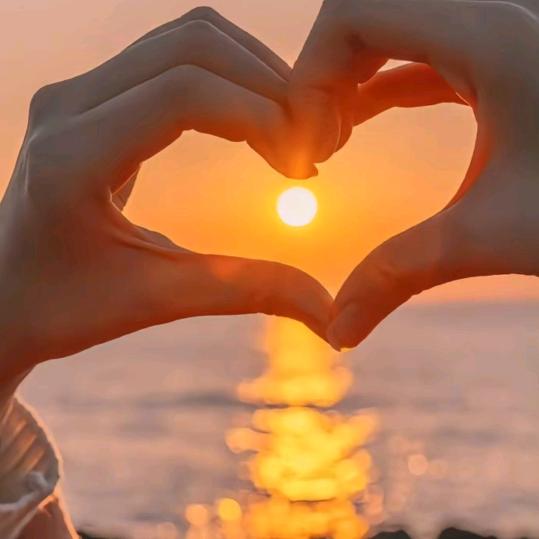 袖染尘香 (●✿∀✿●)