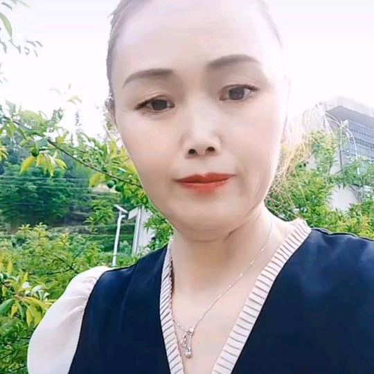 开心姐乱唱乱发