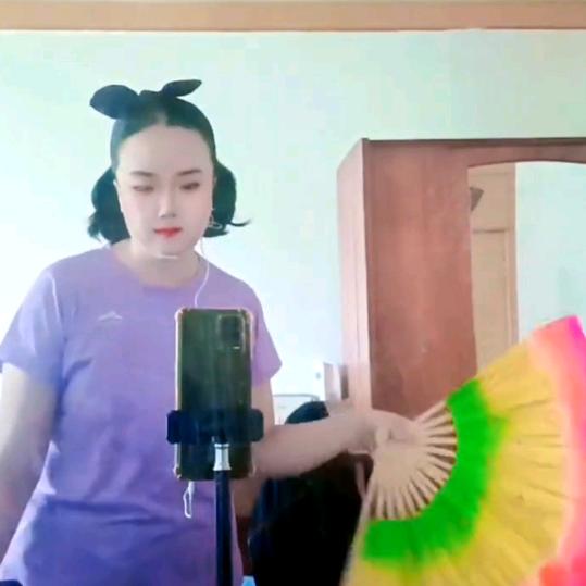 Wendy 童艺   唱歌主播（歌不息）