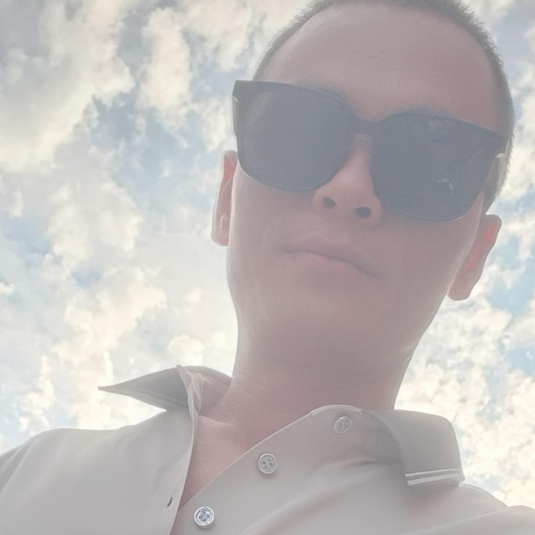 草帽哥    记得给你点关注的人点赞