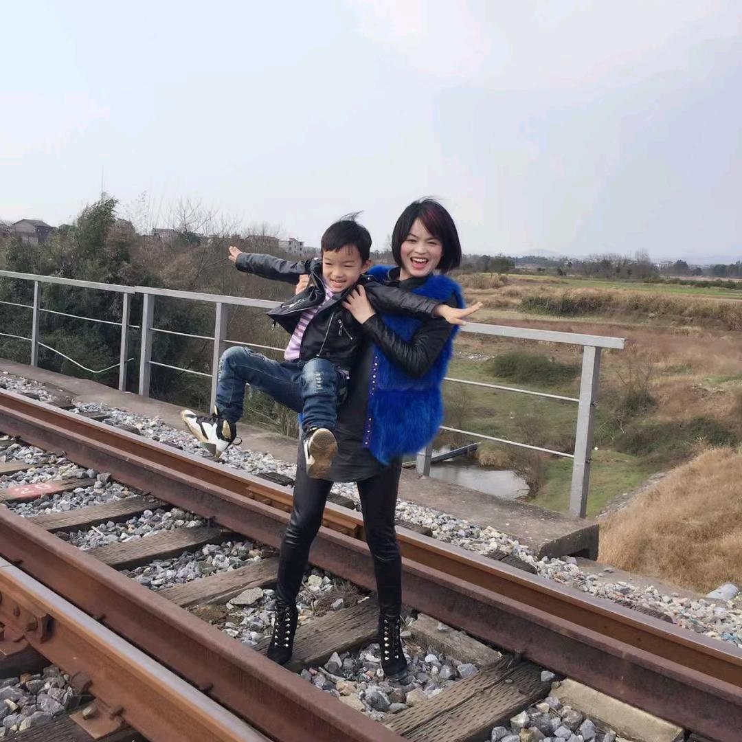徐红霞