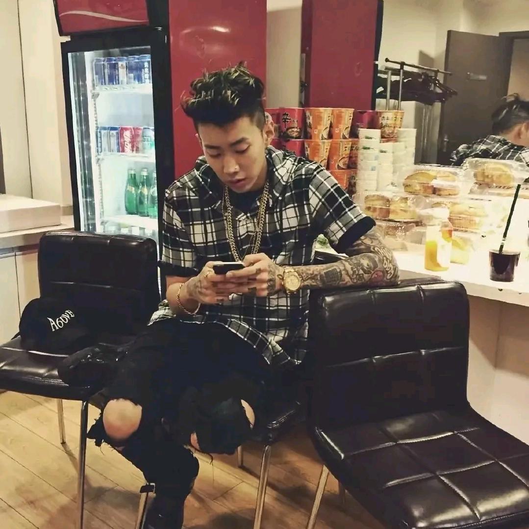 AOMG