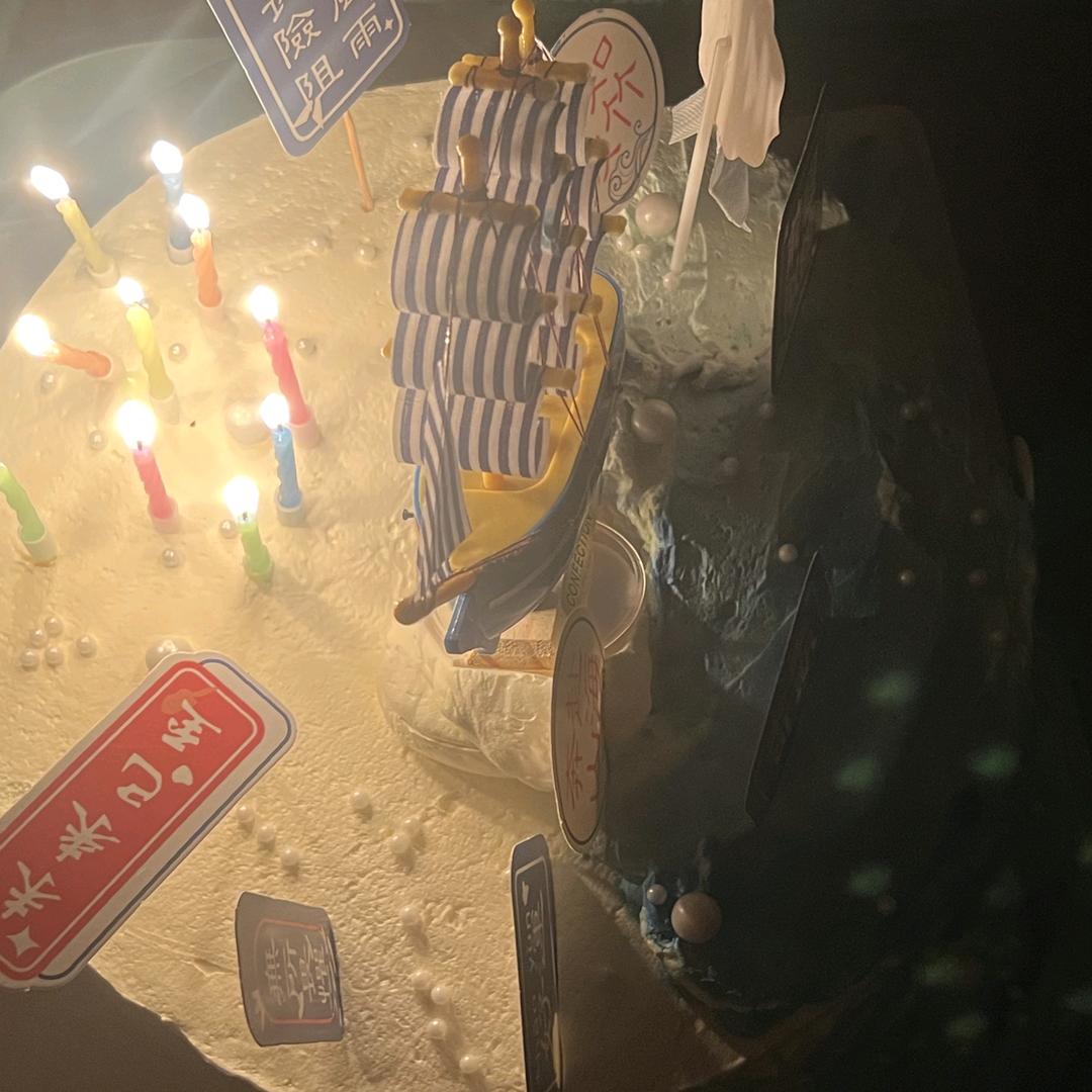 他吃蛋糕