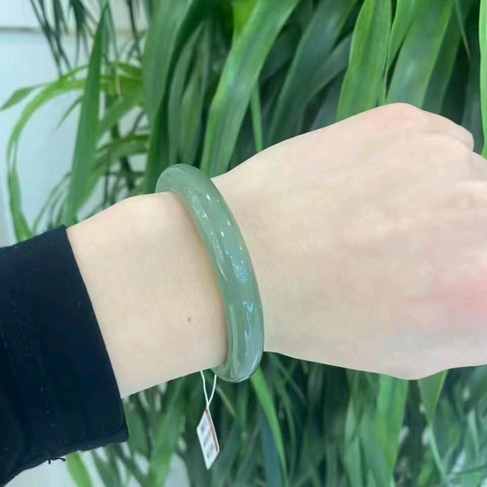 在平陆卖珠宝的梦