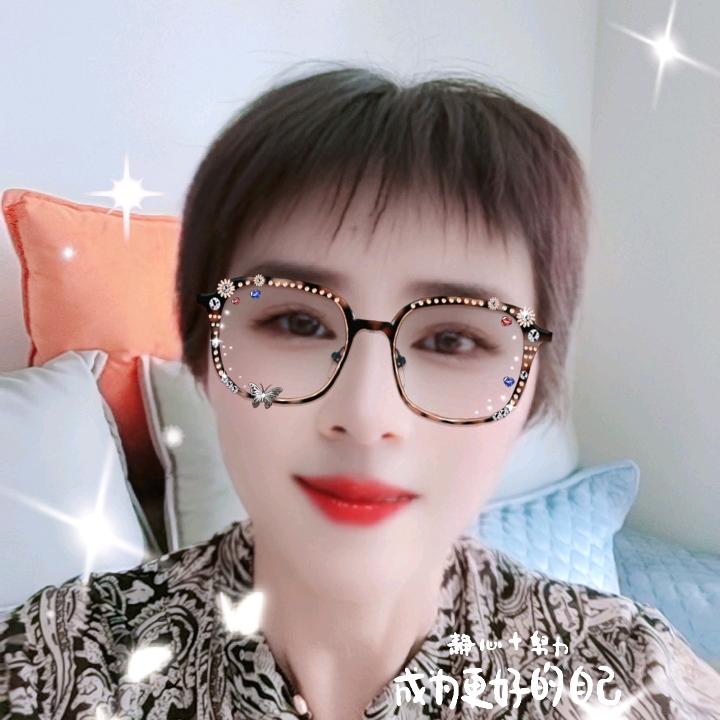 三个孙宝贝的奶奶