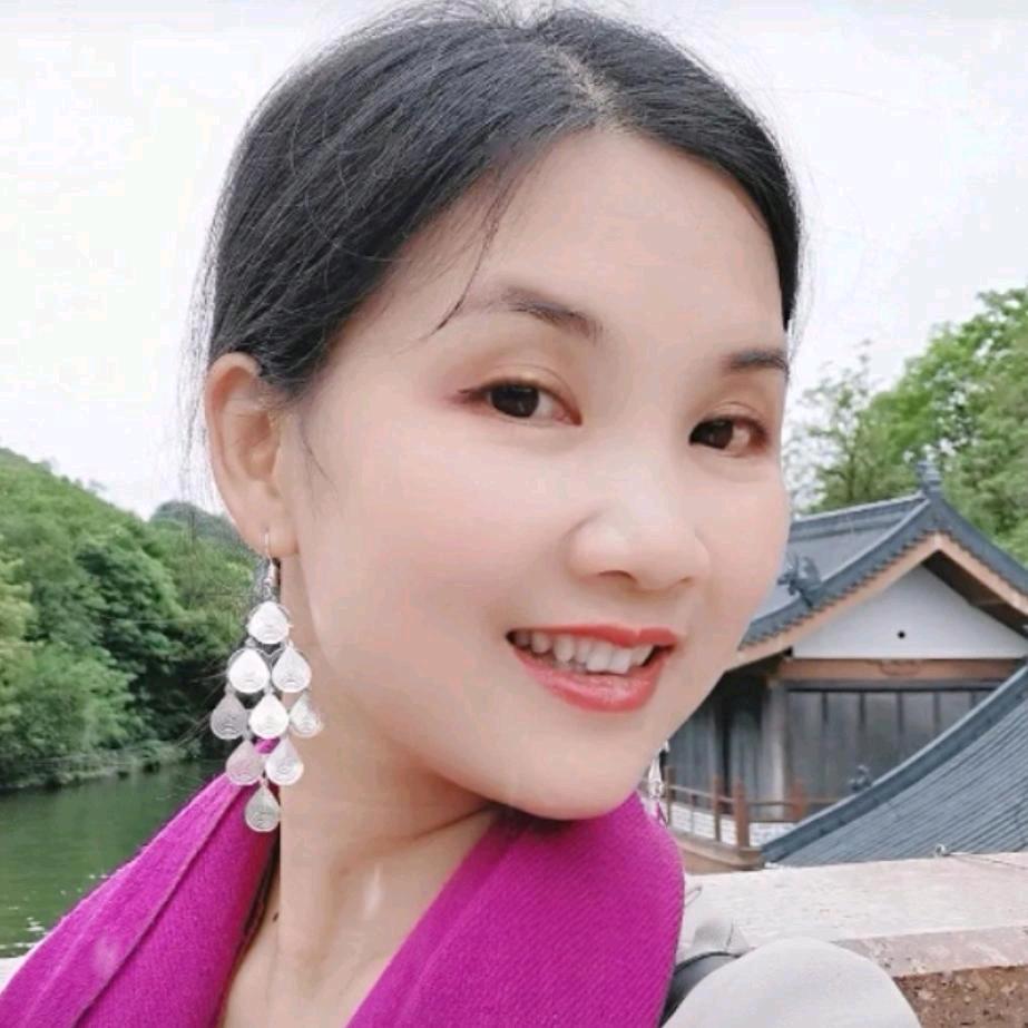 阳光明媚