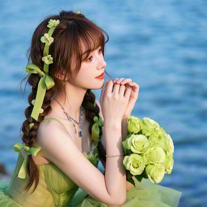 爱旅游的小姑娘