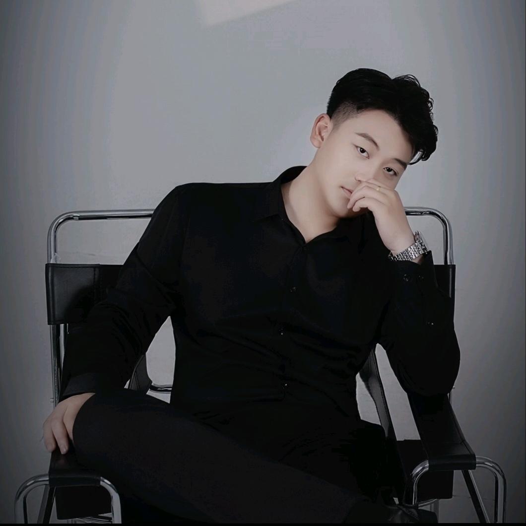 泰安红旗礼宾车队~晨曦🇨🇳