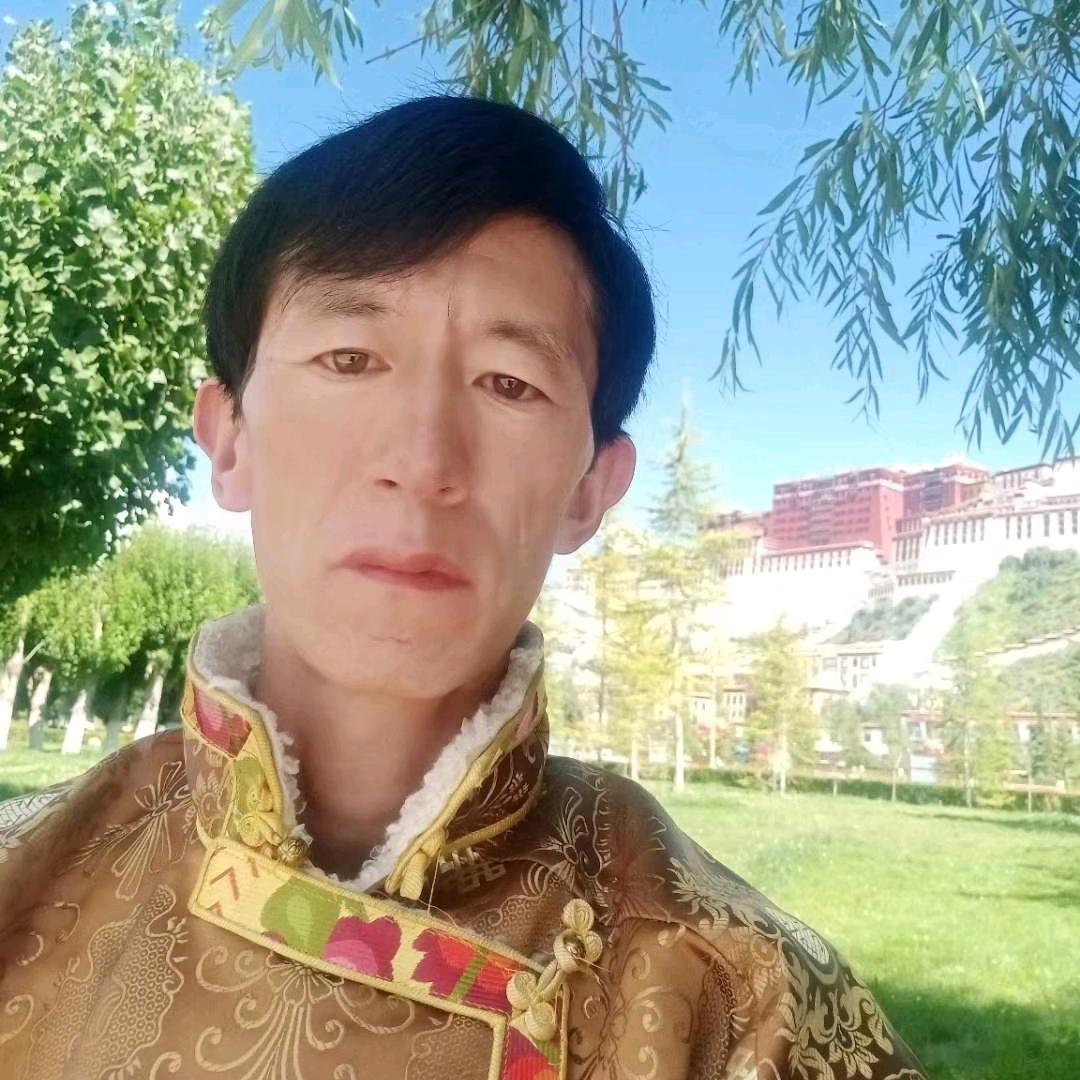 仁青朗佳