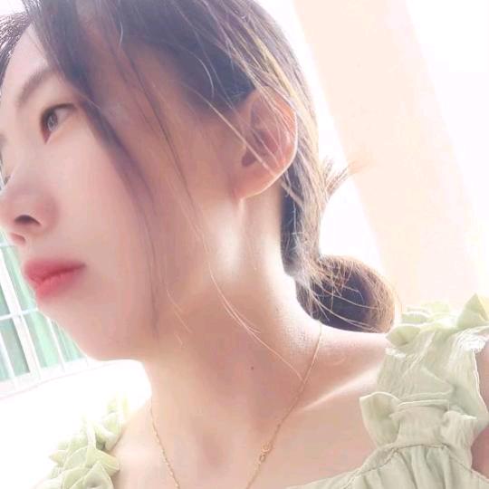 你   压我腿毛了