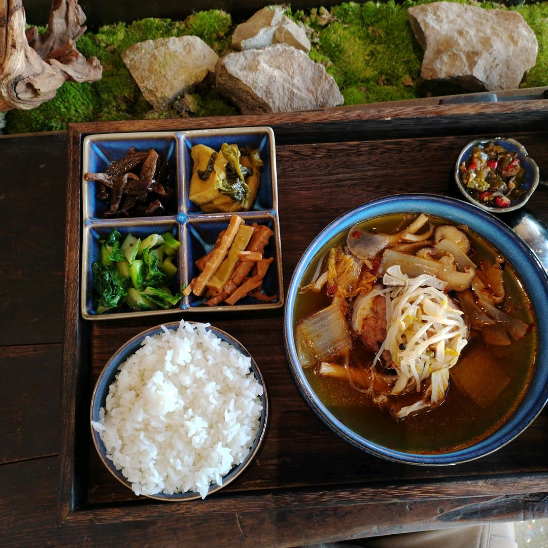 Mother of two girls茅