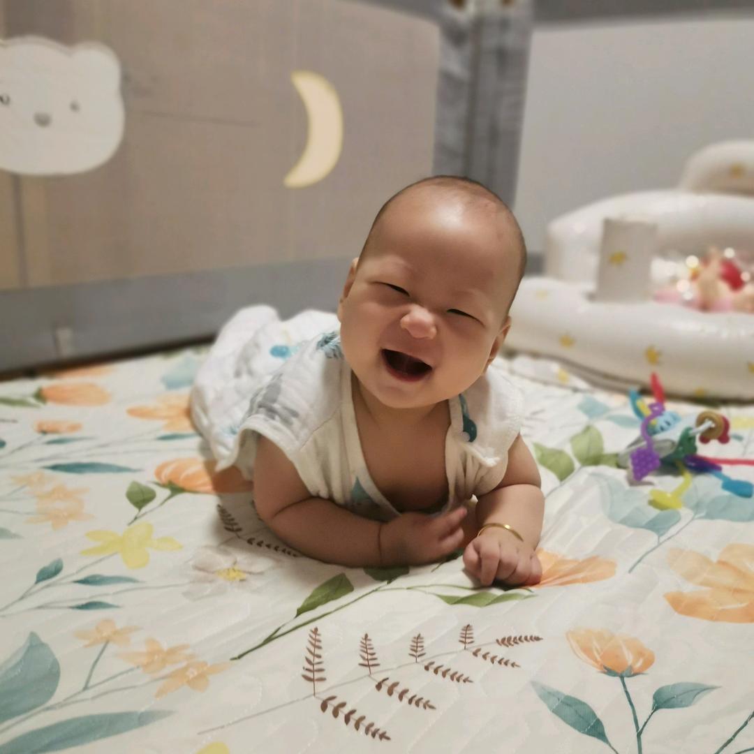 无忧无虑的小宝贝