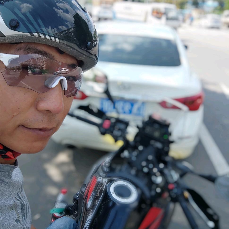 智障收纳院副院长