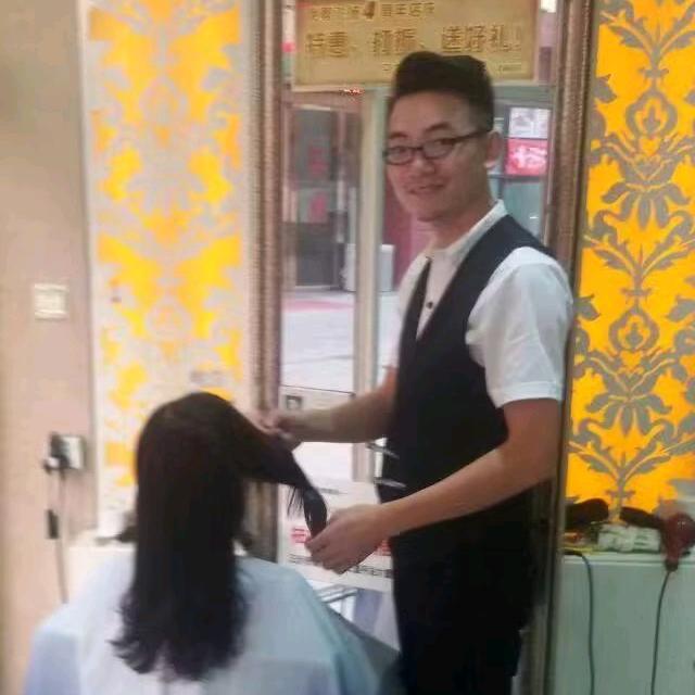 @阿艺*发型美学