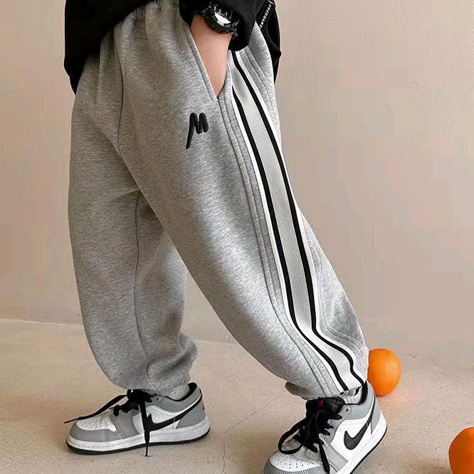 豫安雯雯童装店1