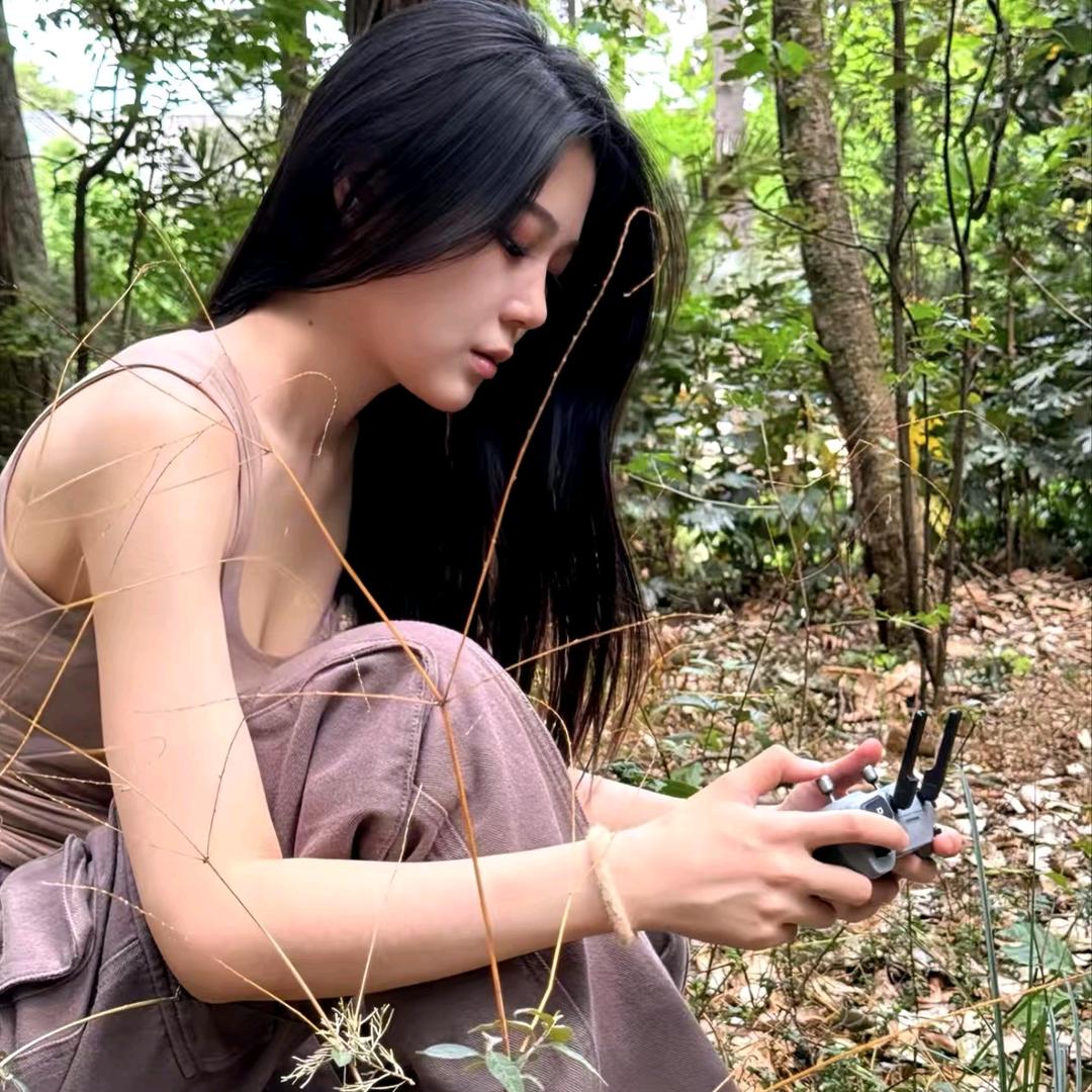 河北油动无人机女飞手