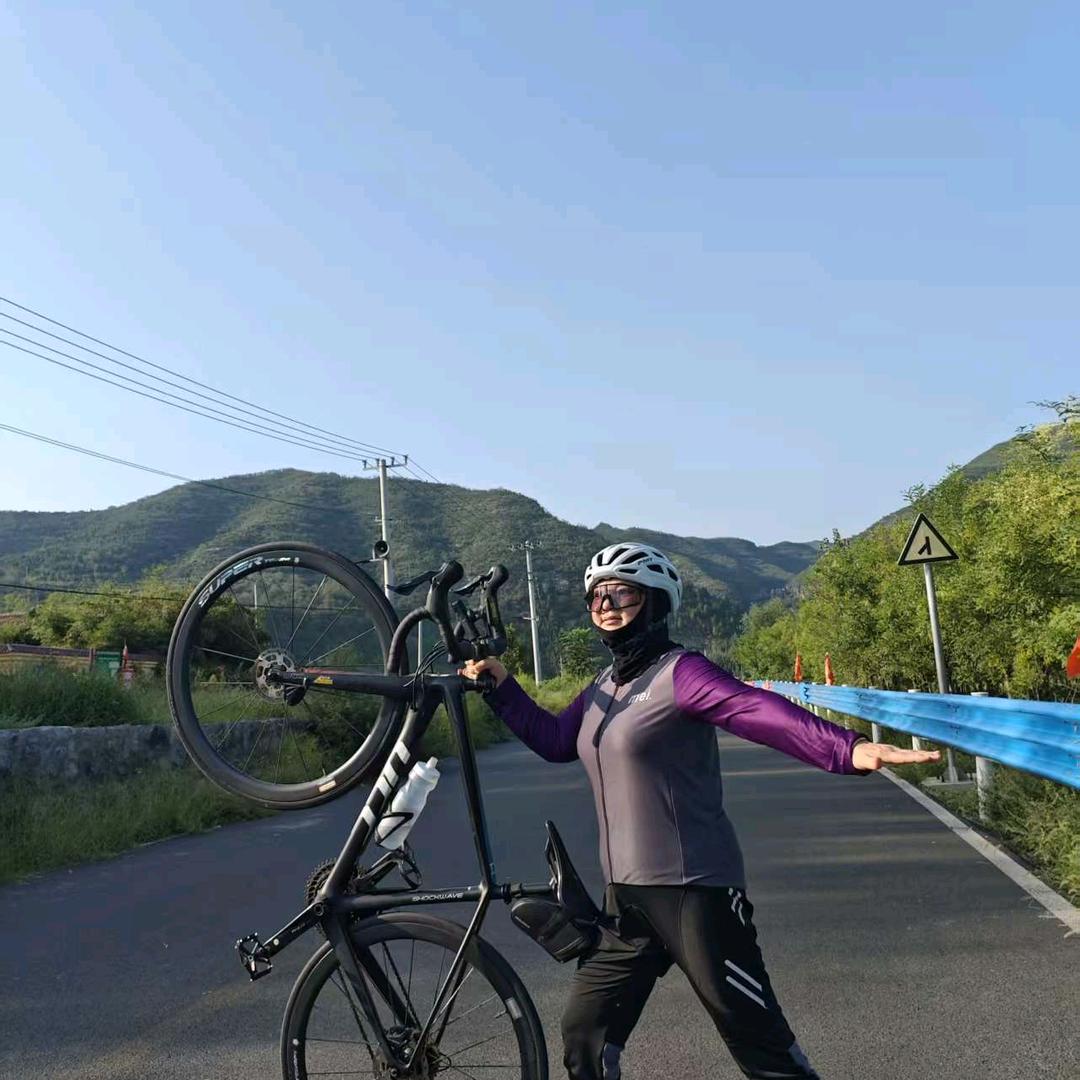曹姐爱骑行