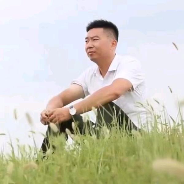 村支书余江锋