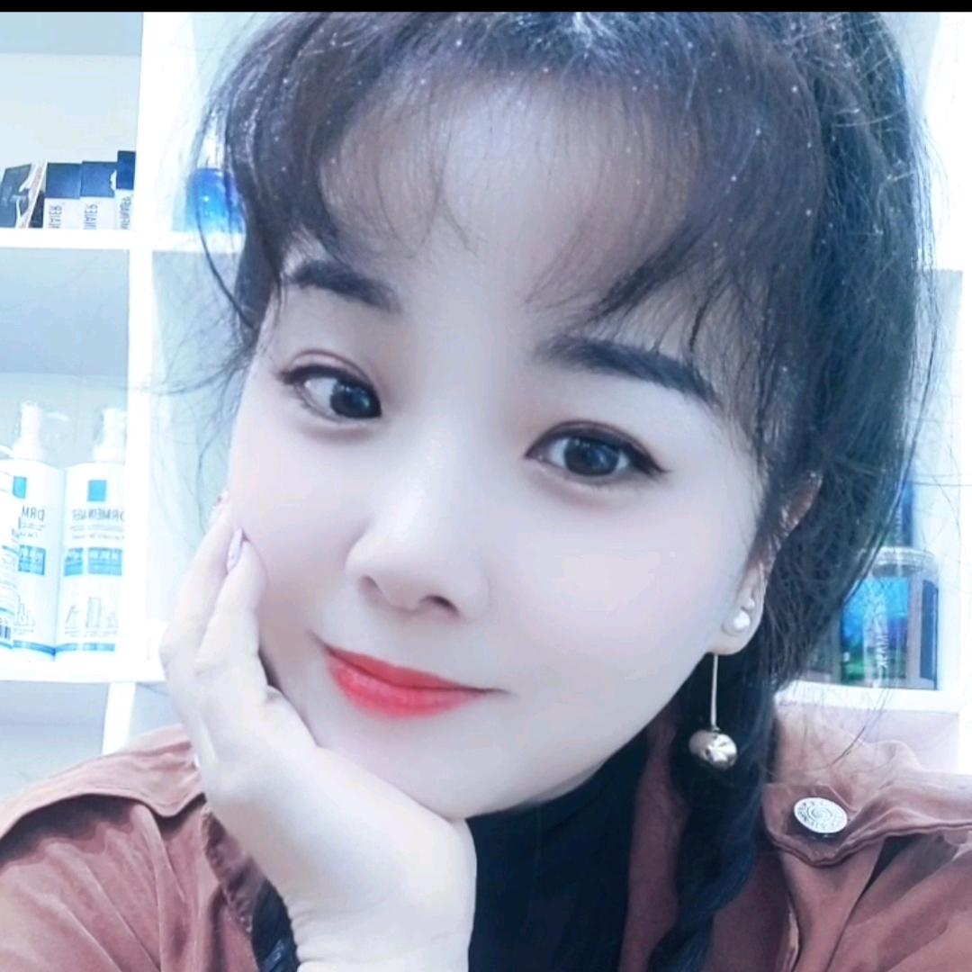 霞霞美甲美睫