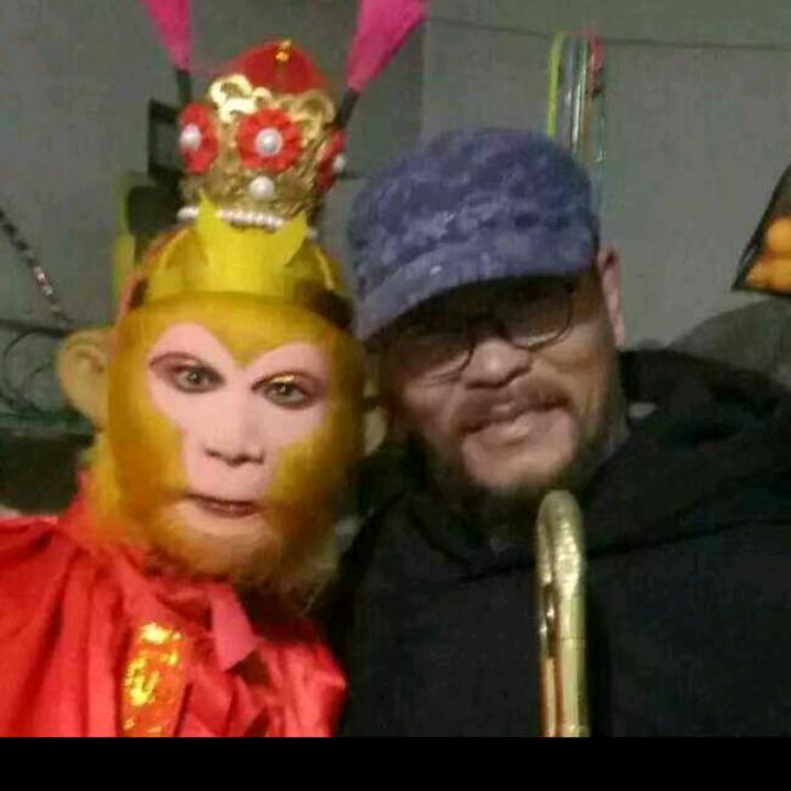李峰（艺名大胡子）