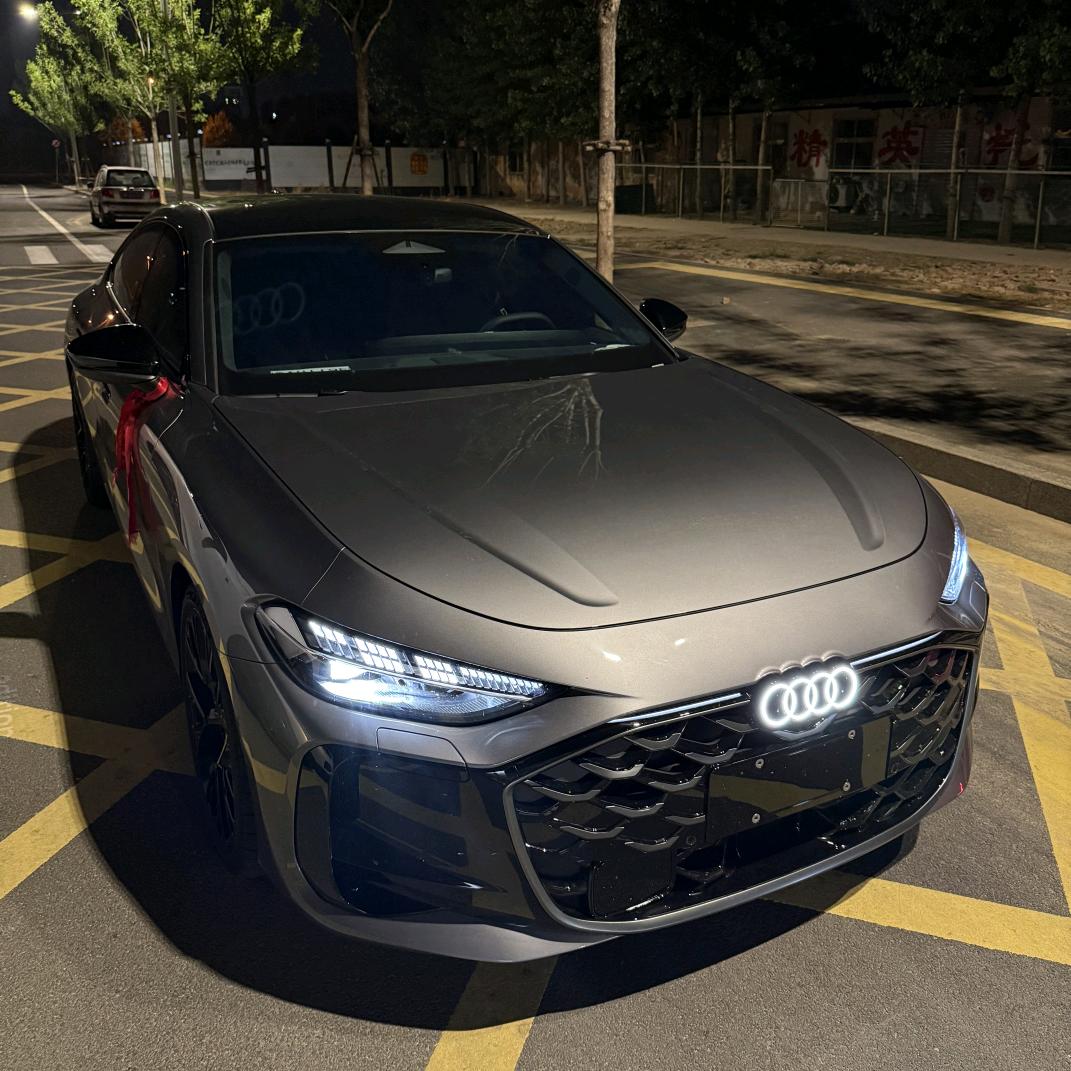 开上汽a5l的小代