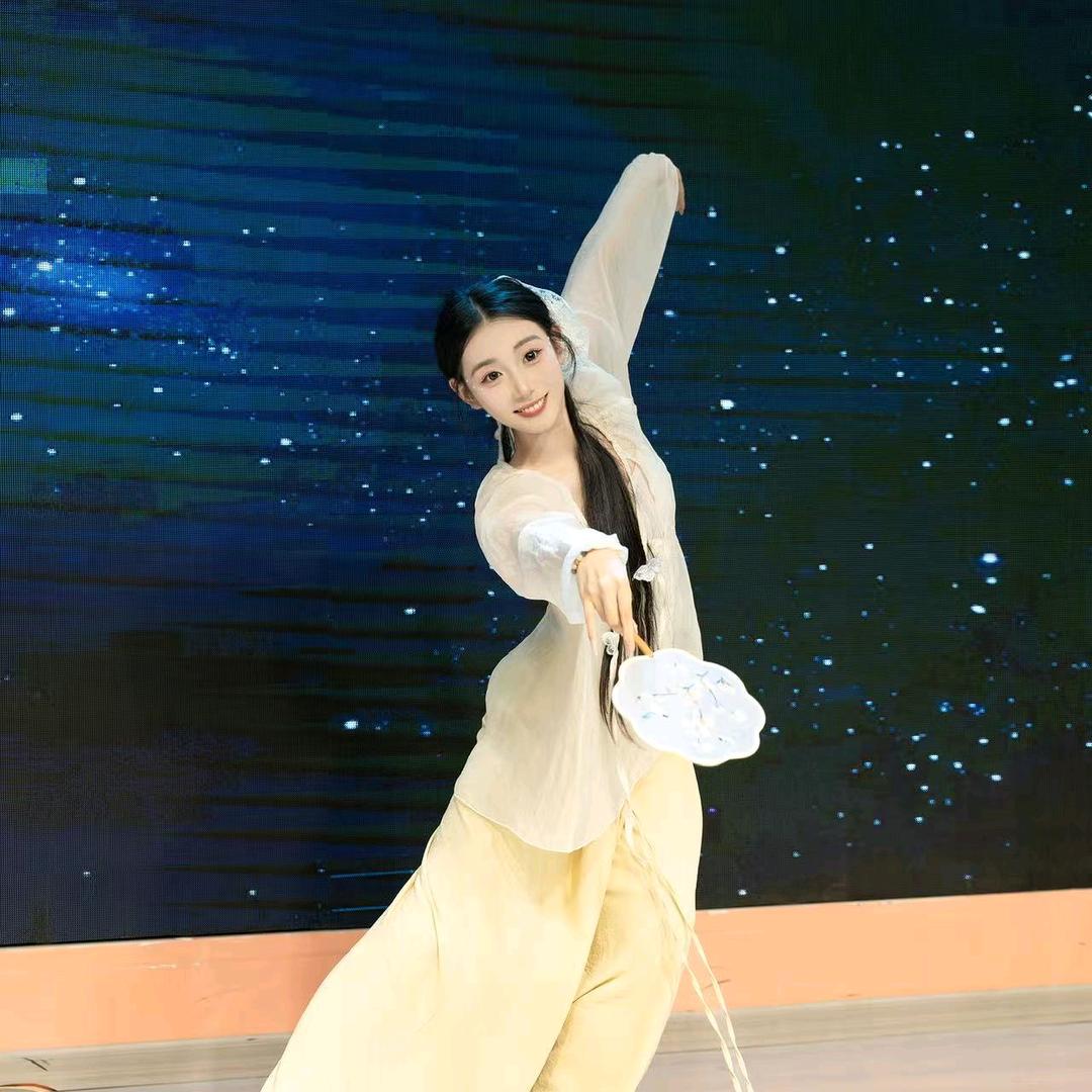 新沂小蓓蕾凡凡老师