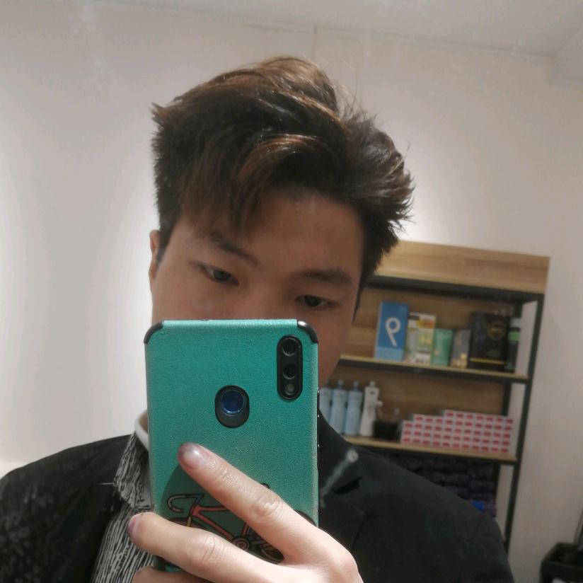 六枝特区发型设计师