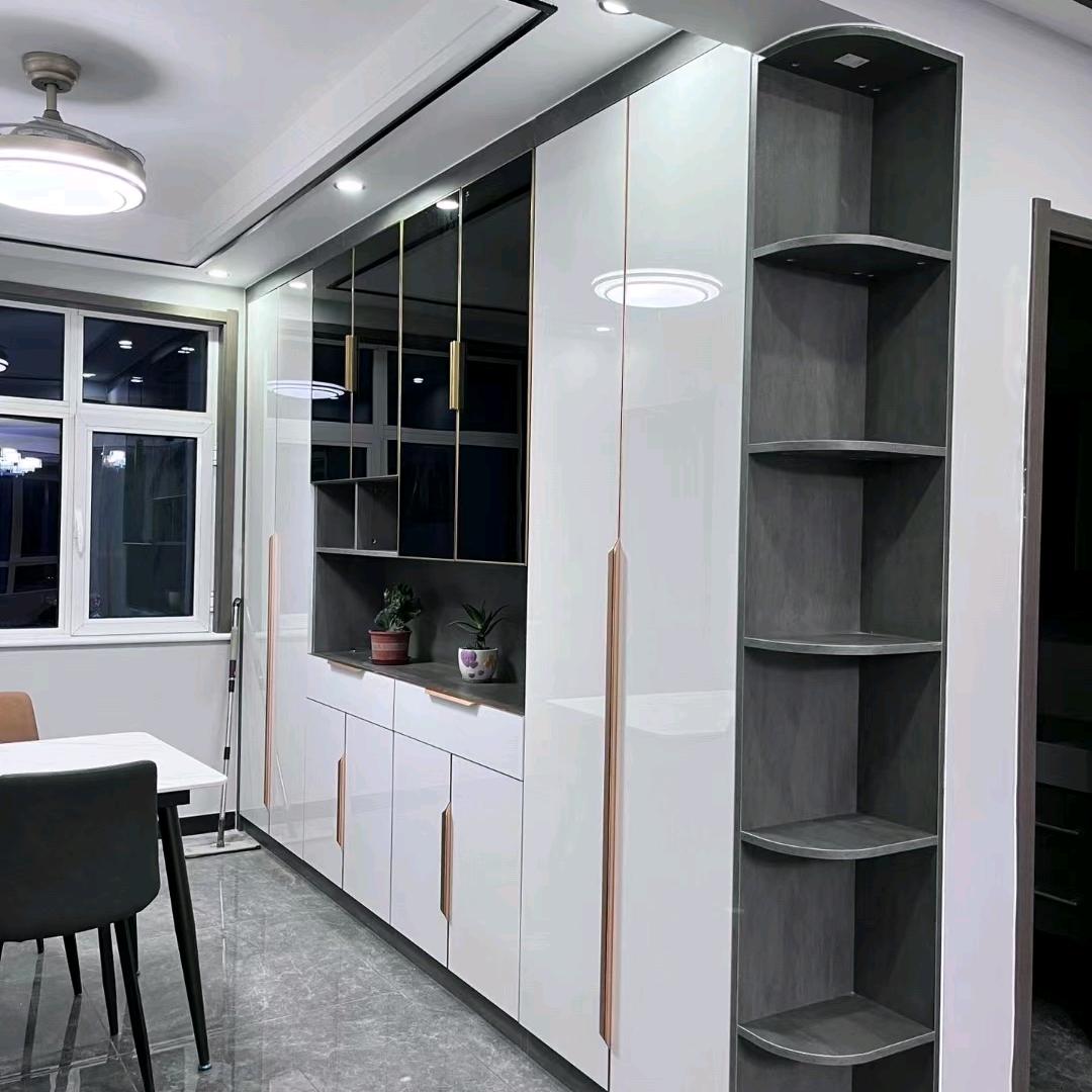 全屋定制衣柜厂