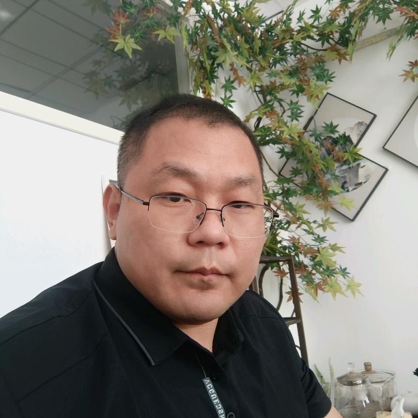体家店主大鹏