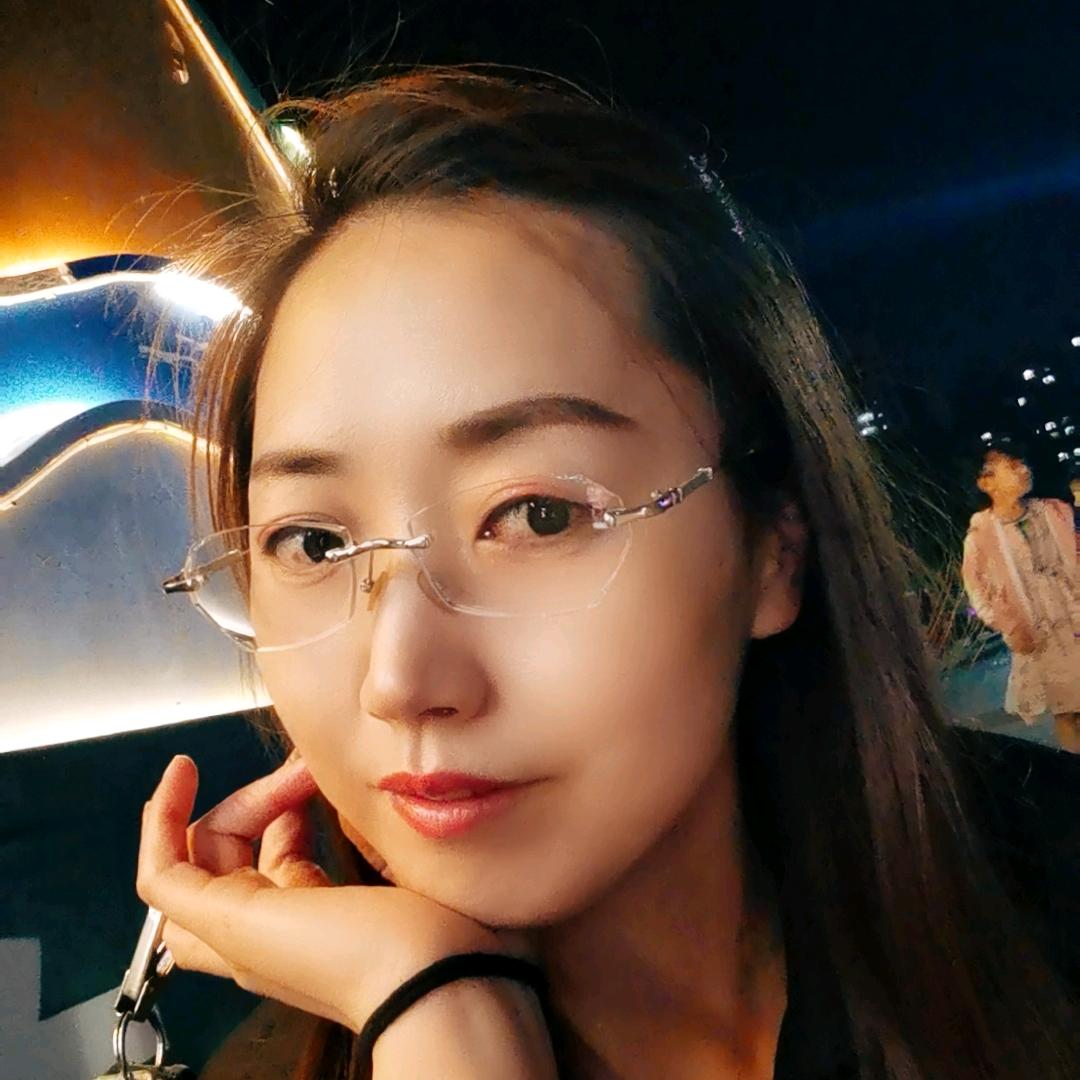 杨薪玉