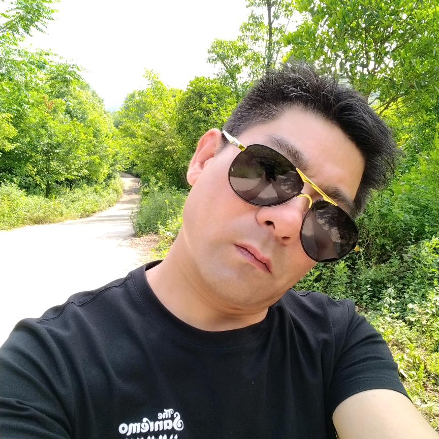 阙家老二记录生活开心就好。