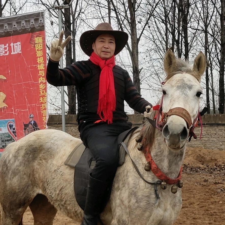 疯子哥吃喝玩乐