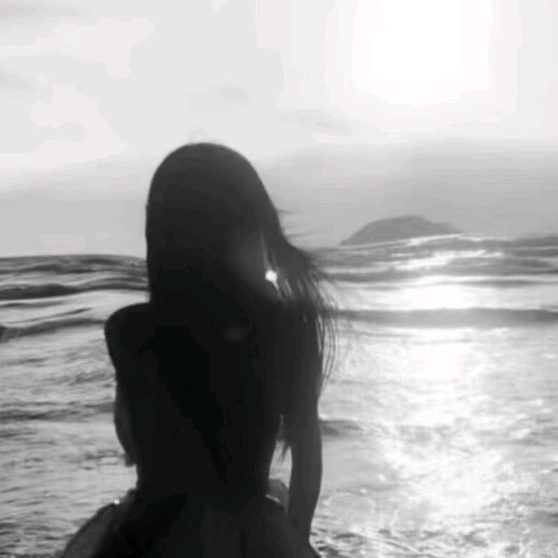 默默