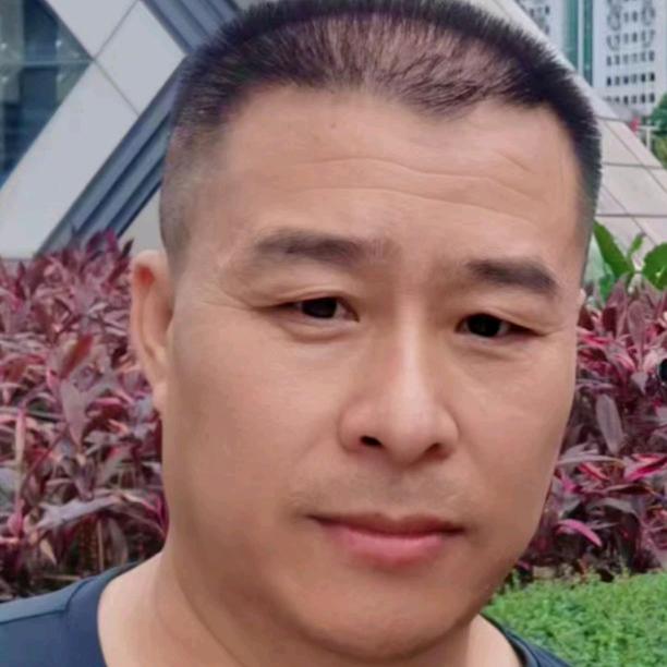 🐷中年大叔🐷