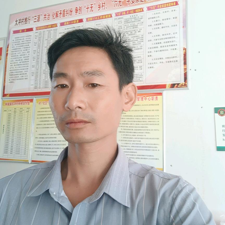 小东哥(专业电焊搭建钢架棚)