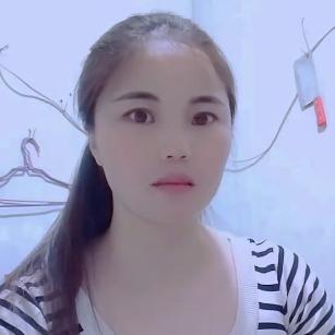 莉莉一个人