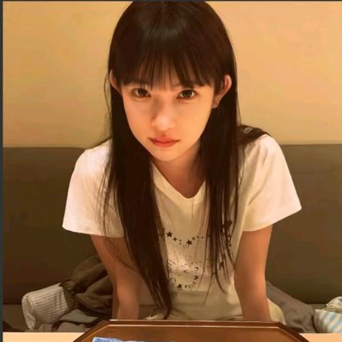 温言.