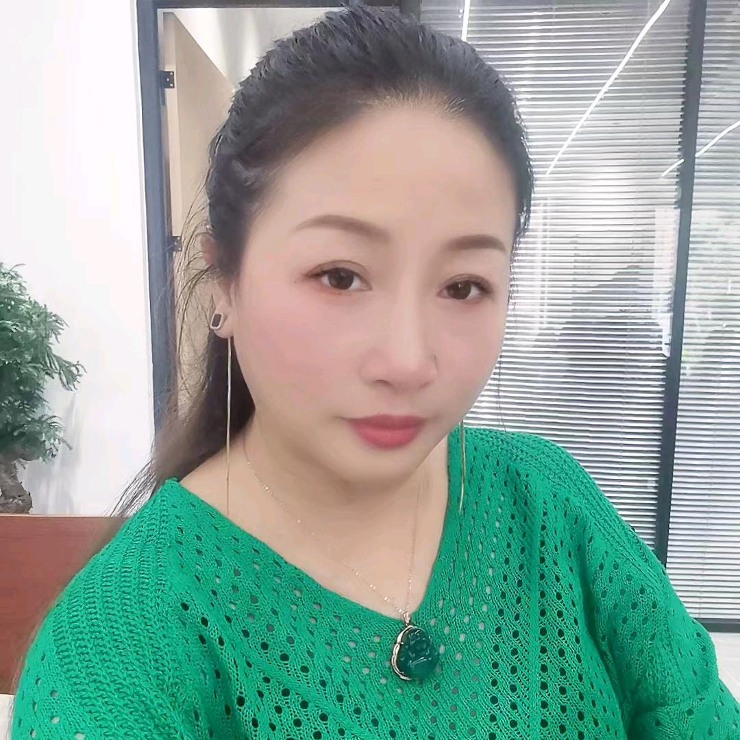 信阳佰匠酒厂家吕妮