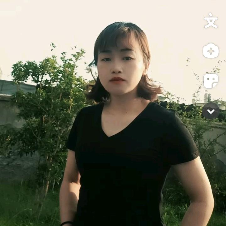 半杯烈酒敬生活。