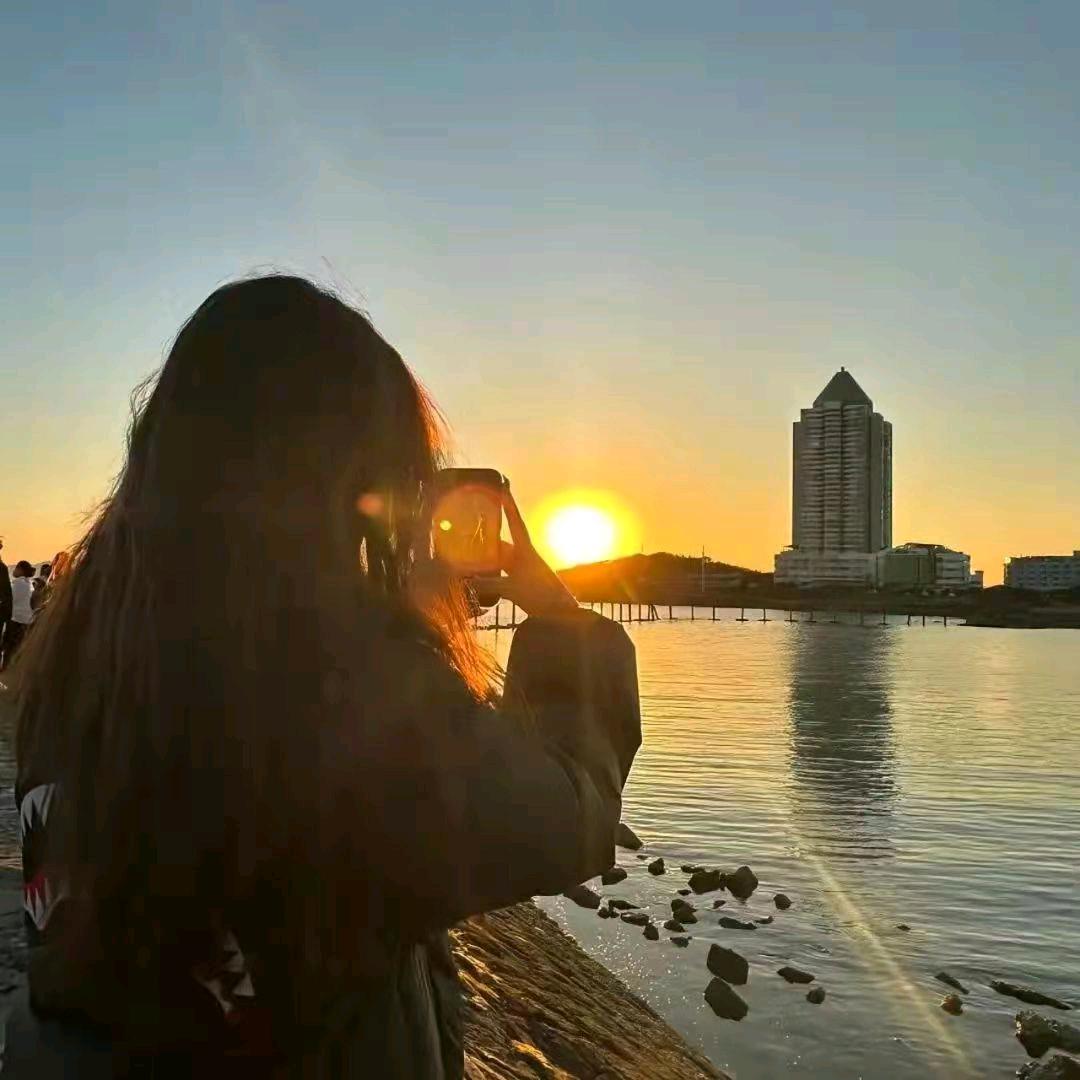 小灵子（解压直播间）