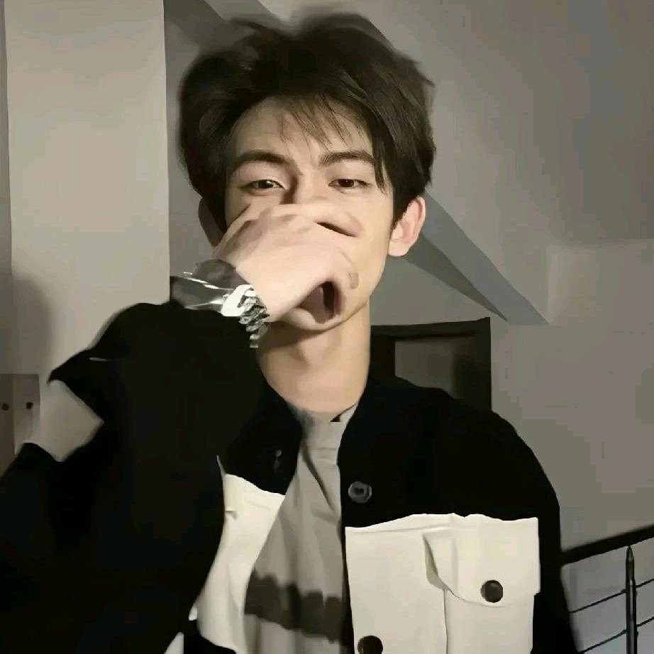 张潇之.