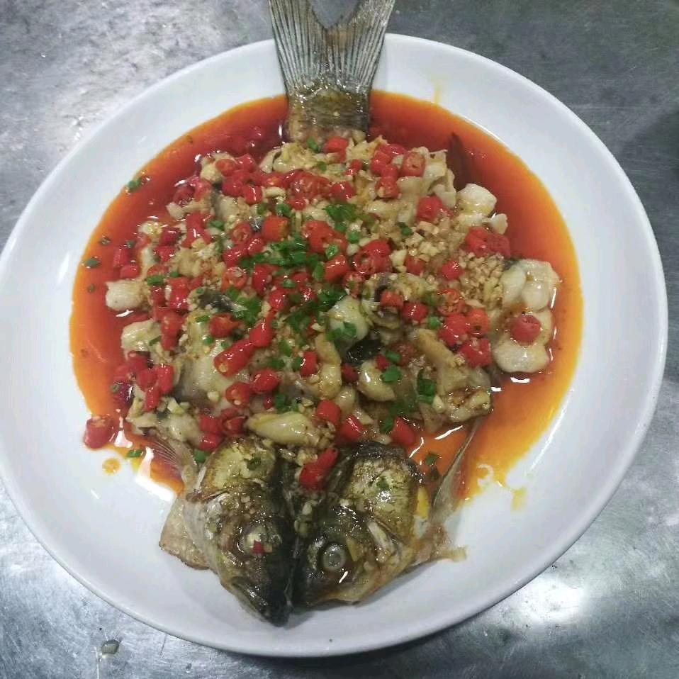 韭菜炒嘎嘎子。